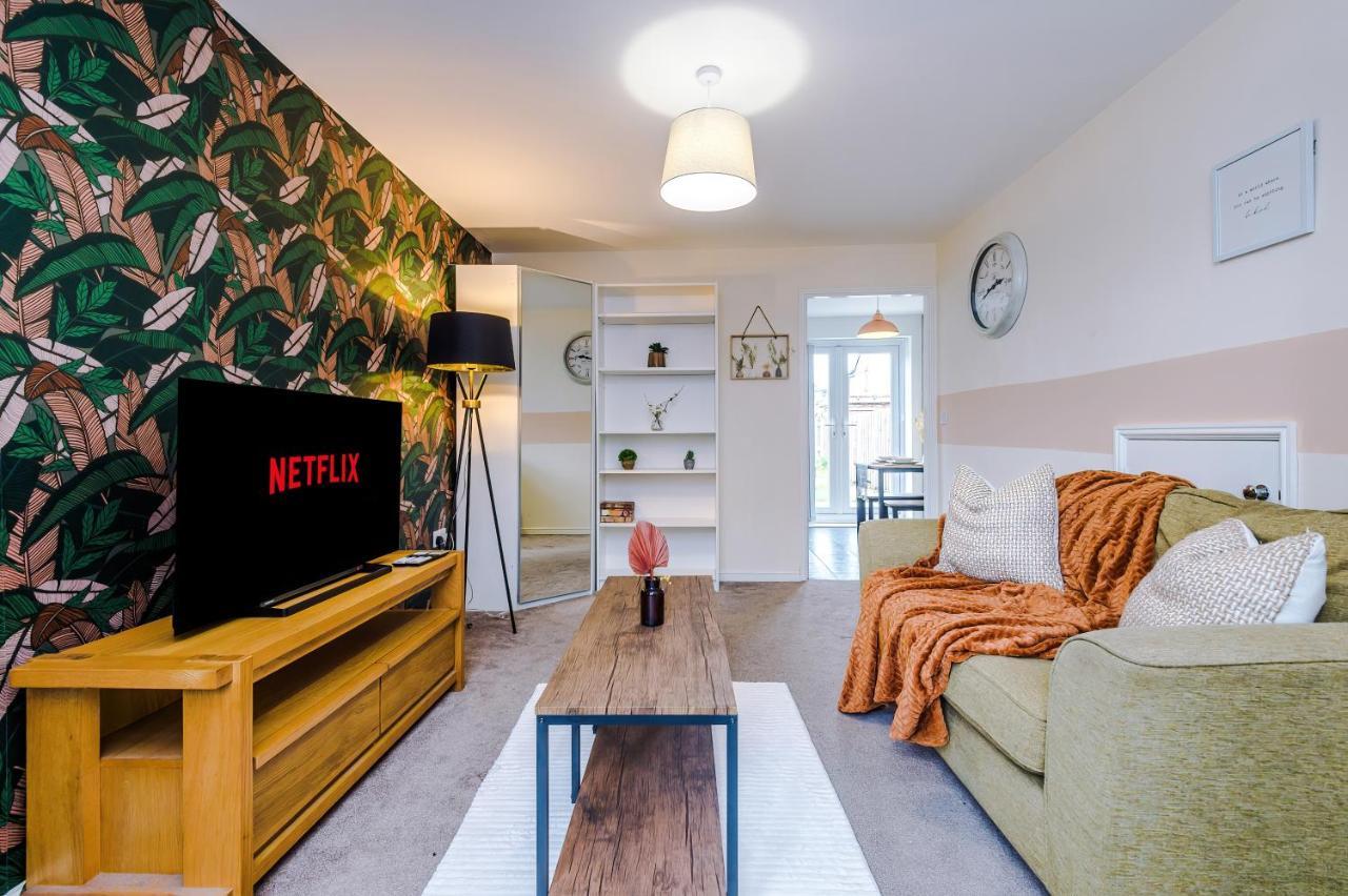 Chic 2 Bed House With Garden & Free Parking Βίλα Μάντσεστερ Εξωτερικό φωτογραφία